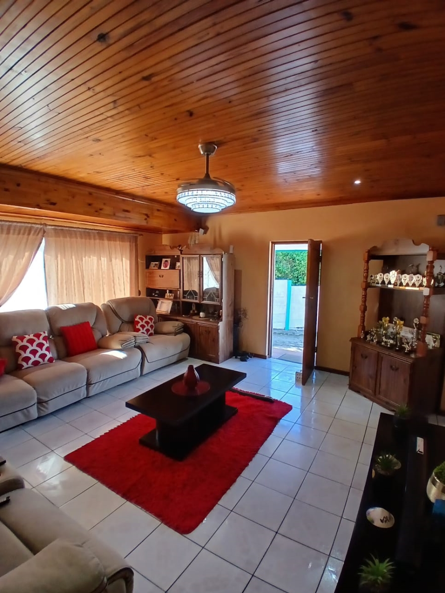 4 Bedroom Property for Sale in Amalinda Eastern Cape